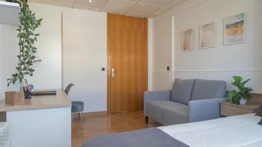 Rooms in Madrid Centro - photo 6