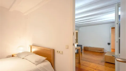 Apartments in Barcelona Ciutat Vella - photo 5
