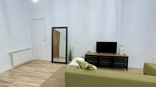 Rooms in Madrid Salamanca - photo 9