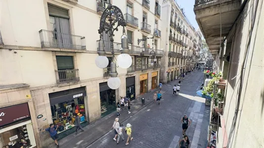 Rooms in Barcelona Ciutat Vella - photo 5