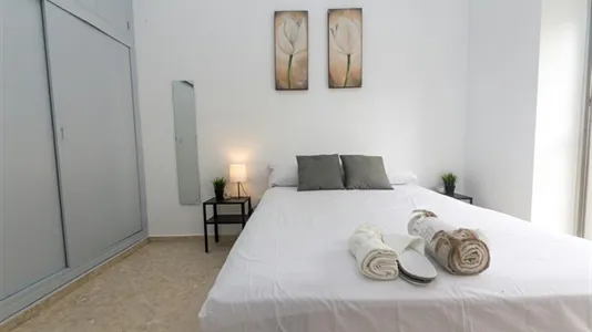 Rooms in Málaga - photo 4