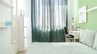 Room for rent in Milano Zona 4 - Vittoria, Forlanini, Milan