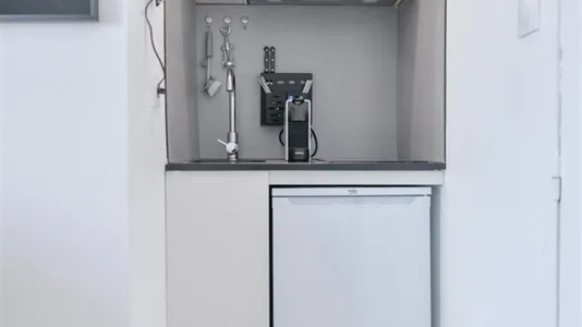 Apartments in Paris 18ème arrondissement - Montmartre - photo 8