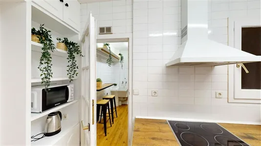 Rooms in Barcelona Eixample - photo 5
