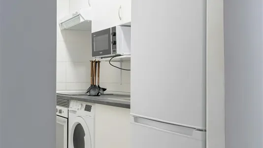 Houses in Getafe - photo 2