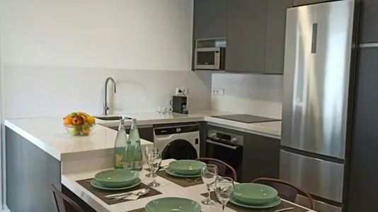 Rooms in Barcelona Ciutat Vella - photo 8