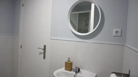 Rooms in Madrid Centro - photo 10