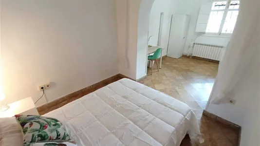 Rooms in Granada - photo 4