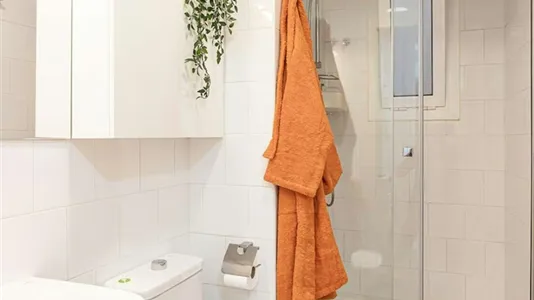 Rooms in Barcelona Eixample - photo 10