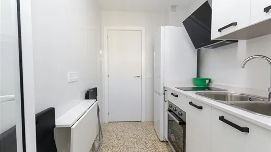 Rooms in Málaga - photo 9