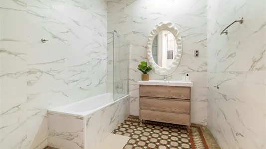 Rooms in Barcelona Ciutat Vella - photo 10