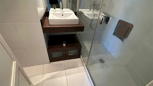 Rooms in Madrid Chamberí - photo 10