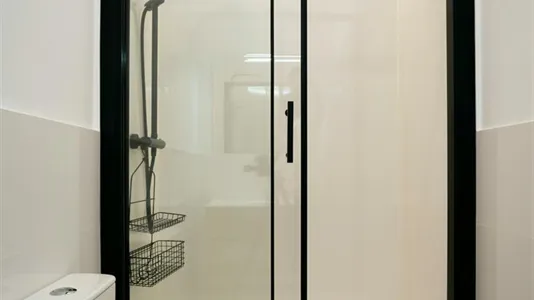 Rooms in Barcelona Eixample - photo 7