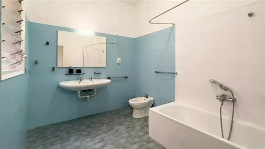 Rooms in Barcelona Ciutat Vella - photo 8