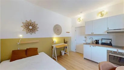 Room for rent in Saint-Julien-en-Genevois, Auvergne-Rhône-Alpes