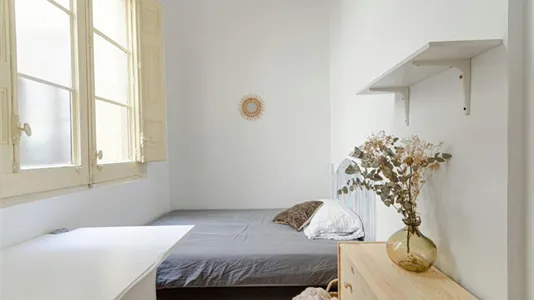 Rooms in Barcelona Ciutat Vella - photo 3