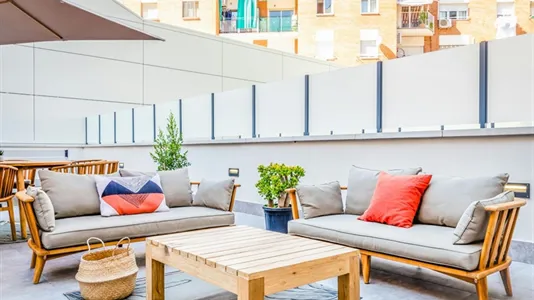 Rooms in Barcelona Sants-Montjuïc - photo 9