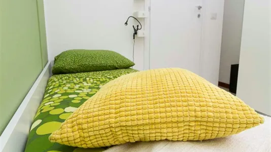 Rooms in Milano Zona 8 - Fiera, Gallaratese, Quarto Oggiaro - photo 2