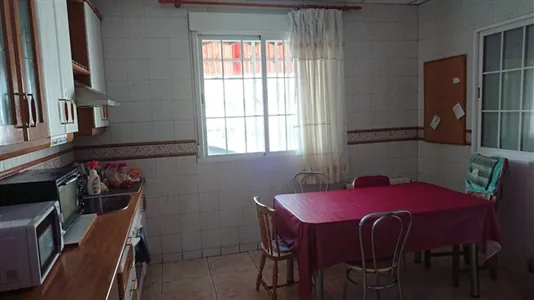 Rooms in Getafe - photo 9