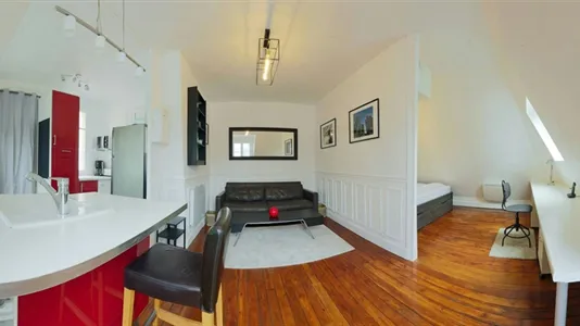 Apartments in Paris 18ème arrondissement - Montmartre - photo 6