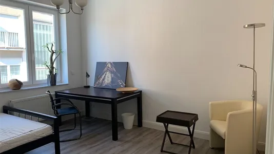 Rooms in Frankfurt West - photo 4