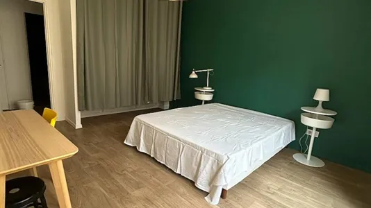 Rooms in Toulon - photo 1