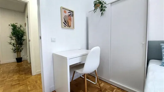 Rooms in Madrid Chamartín - photo 9