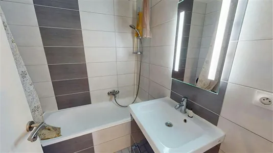 Rooms in Saint-Julien-en-Genevois - photo 10