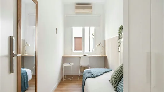 Rooms in Madrid Retiro - photo 1