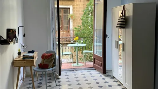 Rooms in Barcelona Ciutat Vella - photo 4
