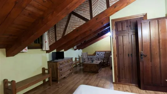 Houses in Sorihuela - photo 7