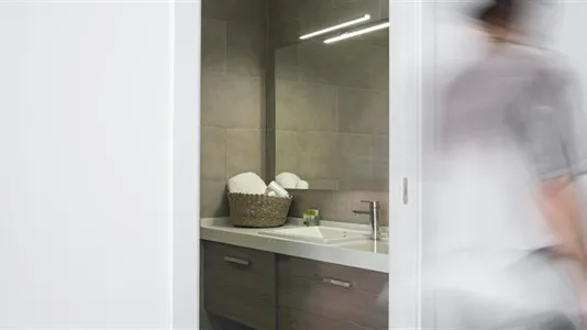 Rooms in Barcelona Ciutat Vella - photo 5