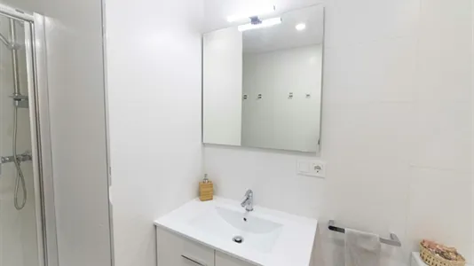 Rooms in Barcelona Sants-Montjuïc - photo 8