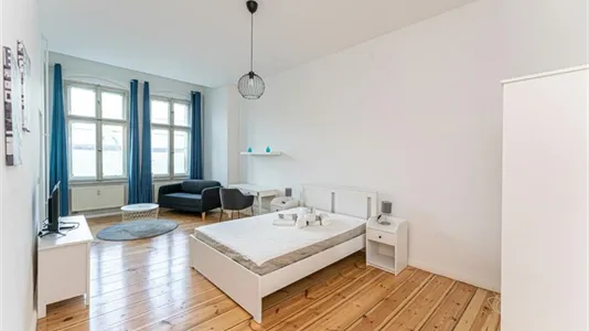 Apartments in Berlin Pankow - photo 1