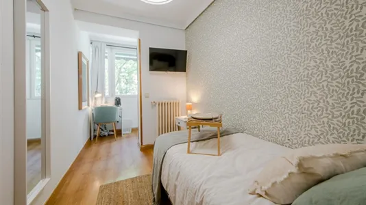 Rooms in Madrid Hortaleza - photo 4