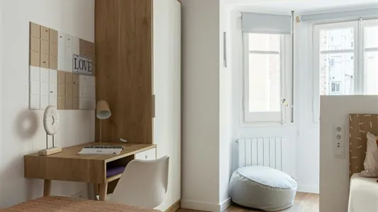 Rooms in Barcelona Eixample - photo 5