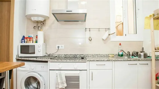 Rooms in Barcelona Ciutat Vella - photo 6