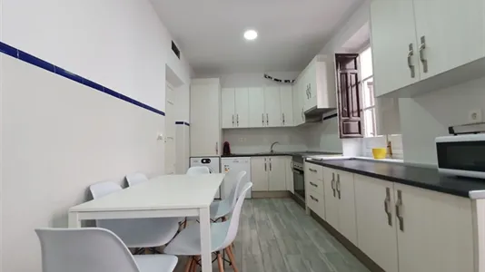 Rooms in Granada - photo 8