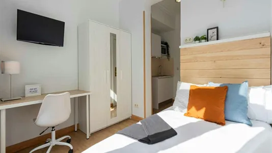Rooms in Madrid Centro - photo 2