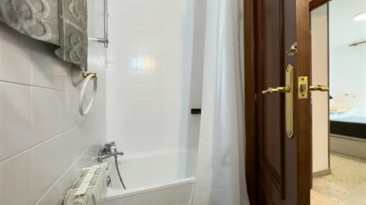 Rooms in Barcelona Eixample - photo 6