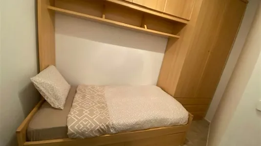 Rooms in Madrid Centro - photo 10