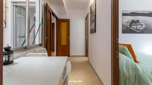 Rooms in Valencia Ciutat Vella - photo 4