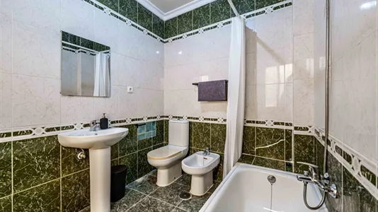 Rooms in Málaga - photo 4