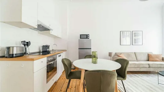 Apartments in Berlin Neukölln - photo 2
