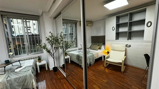 Rooms in Madrid Chamartín - photo 7