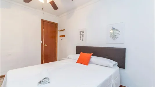 Rooms in Málaga - photo 4