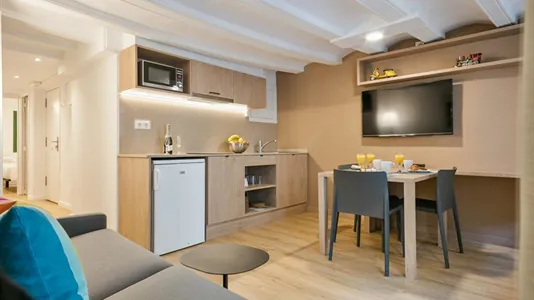 Apartments in Barcelona Ciutat Vella - photo 5