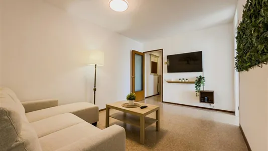 Rooms in Cornellà de Llobregat - photo 4