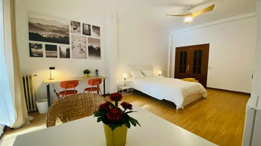 Rooms in Madrid Retiro - photo 8
