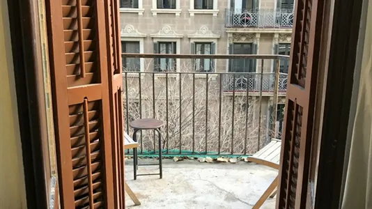 Rooms in Barcelona Eixample - photo 8